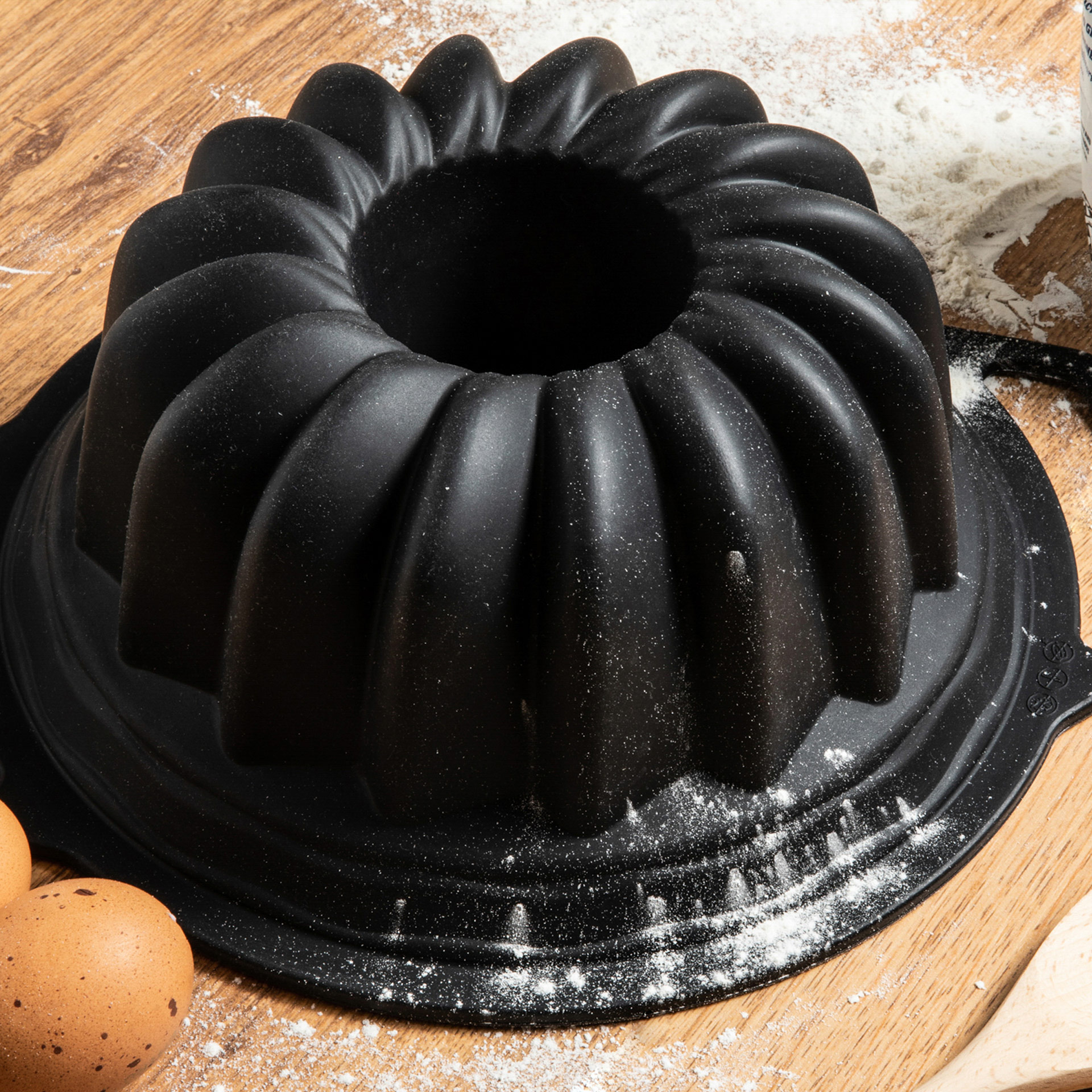 Stampo In Silicone Con Profilo Metallico Per Ciambellone, , large