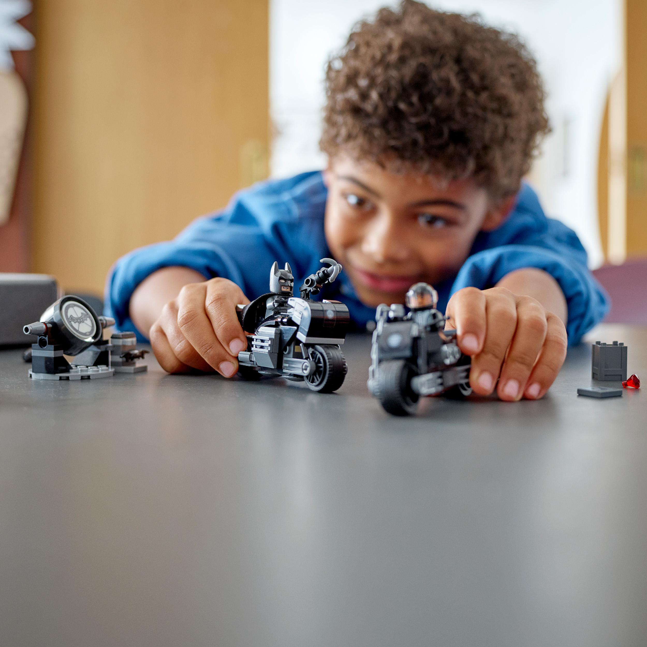 LEGO DC Inseguimento sulla Moto di Batman e Selina Kyle, Giocattolo per Bambini 76179, , large