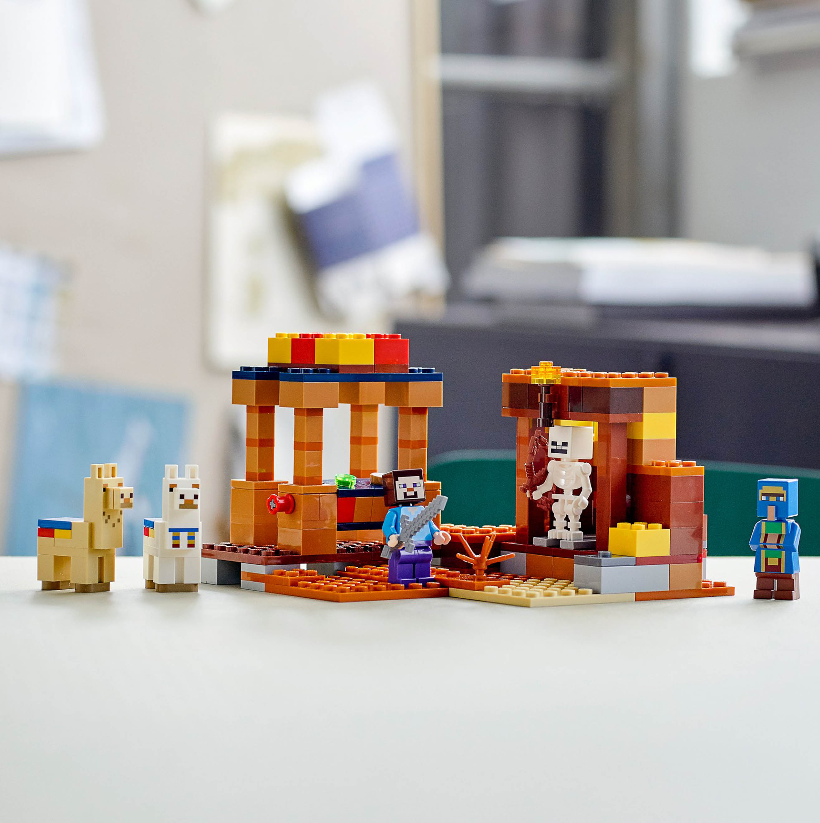LEGO Minecraft Il Trading Post, Set da Costruzione con Figure di Steve, Scheletr 21167, , large