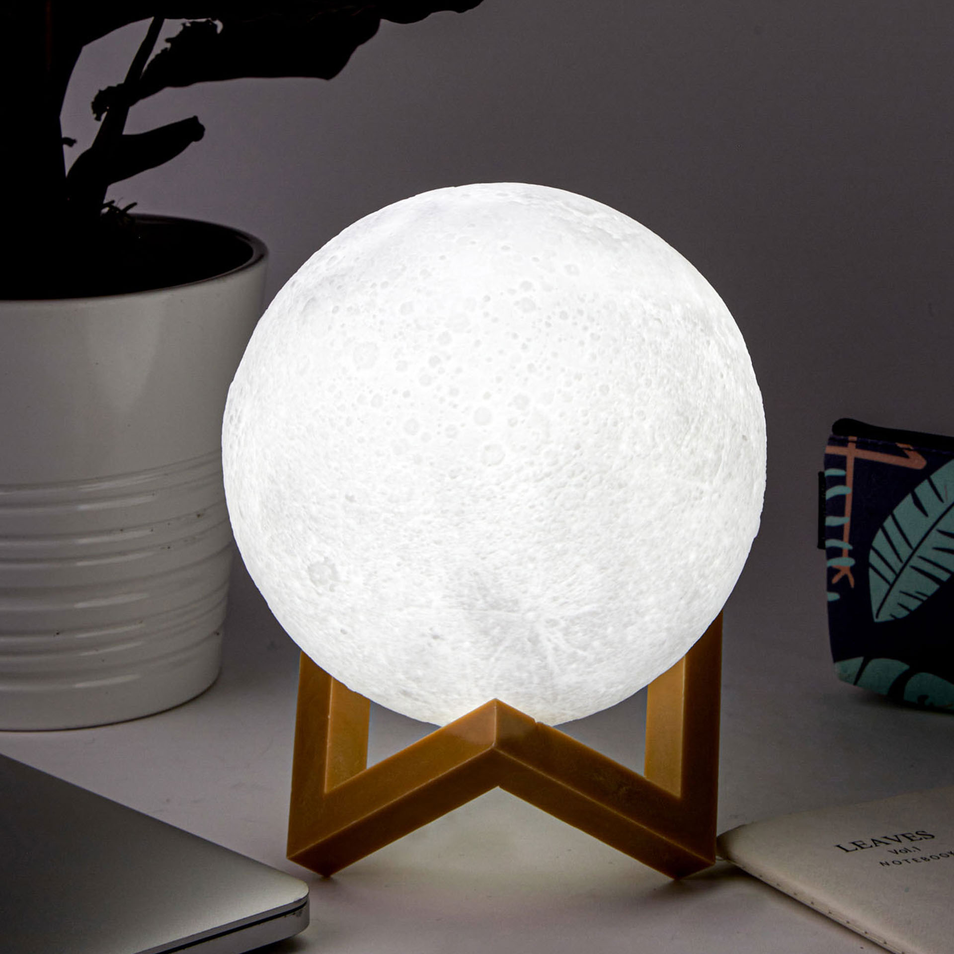 Lampada luna cambia colore ricaricabile