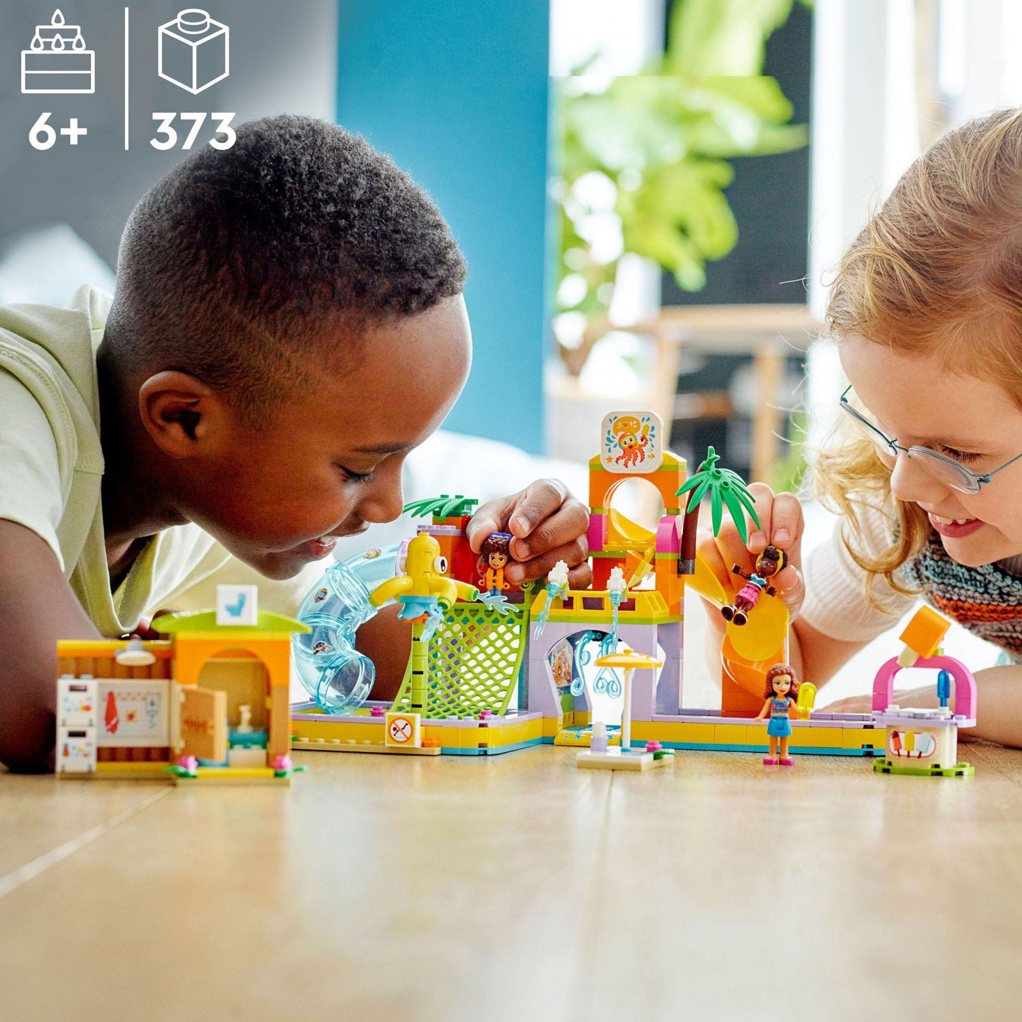 LEGO Friends Parco Acquatico, Set con Piscina con Scivolo, Gioco Estivo con Mini 41720, , large