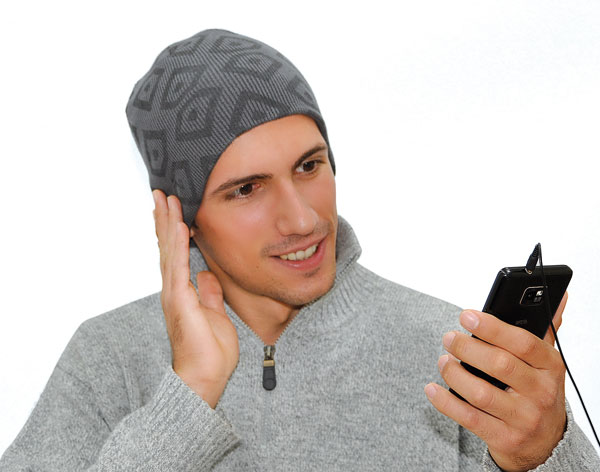 Cappello con auricolari integrati, , large