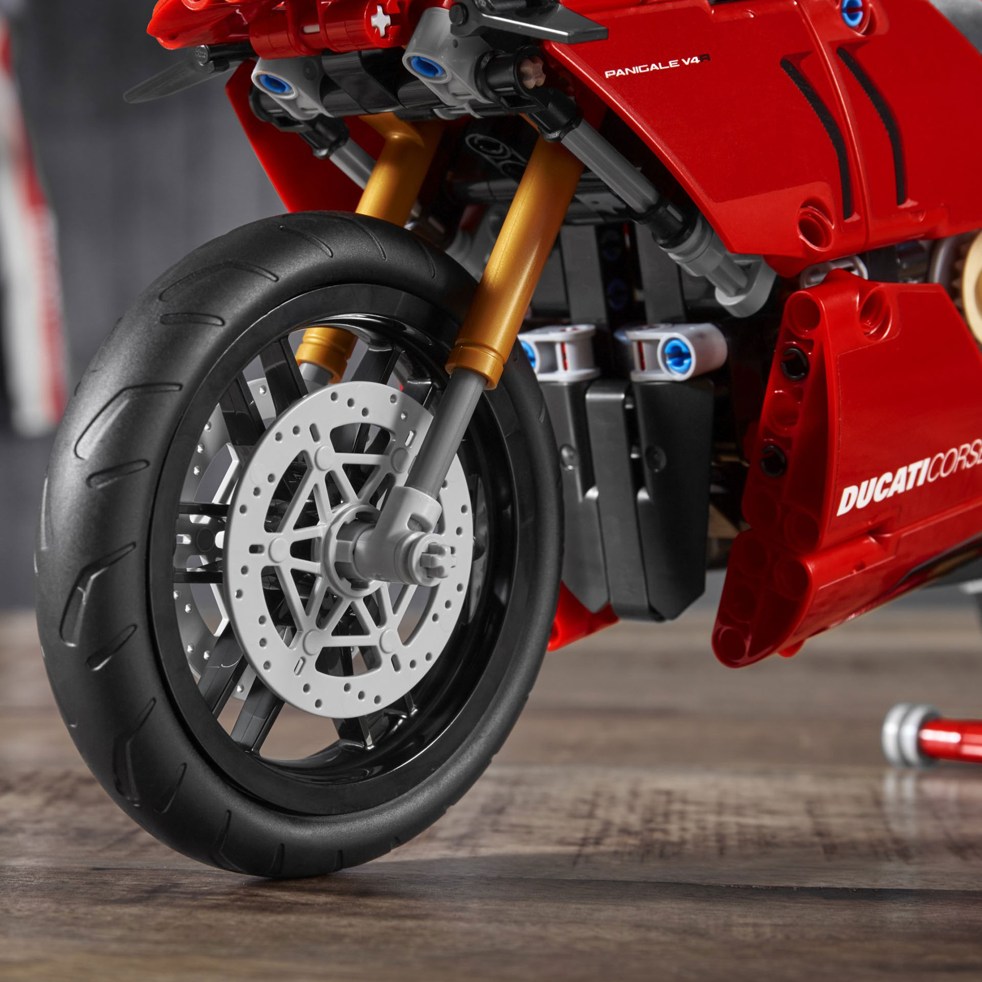 LEGO Technic Ducati Panigale V4 R, Modellino Moto Superbike da Esposizione, Rega 42107, , large