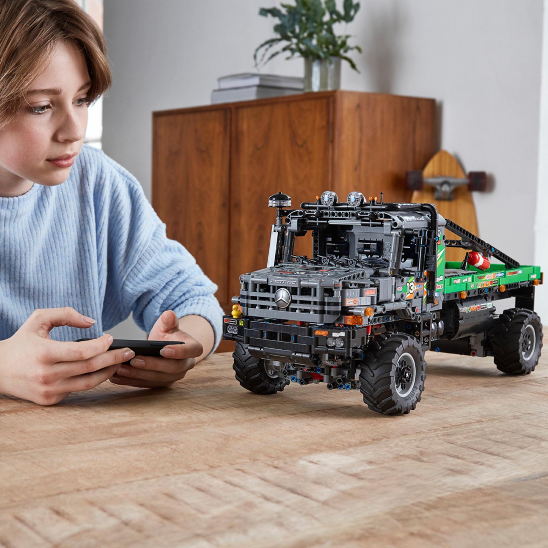 LEGO Technic Camion Fuoristrada 4x4 Mercedes-Benz Zetros, Camion Giocattolo, Mac 42129, , large