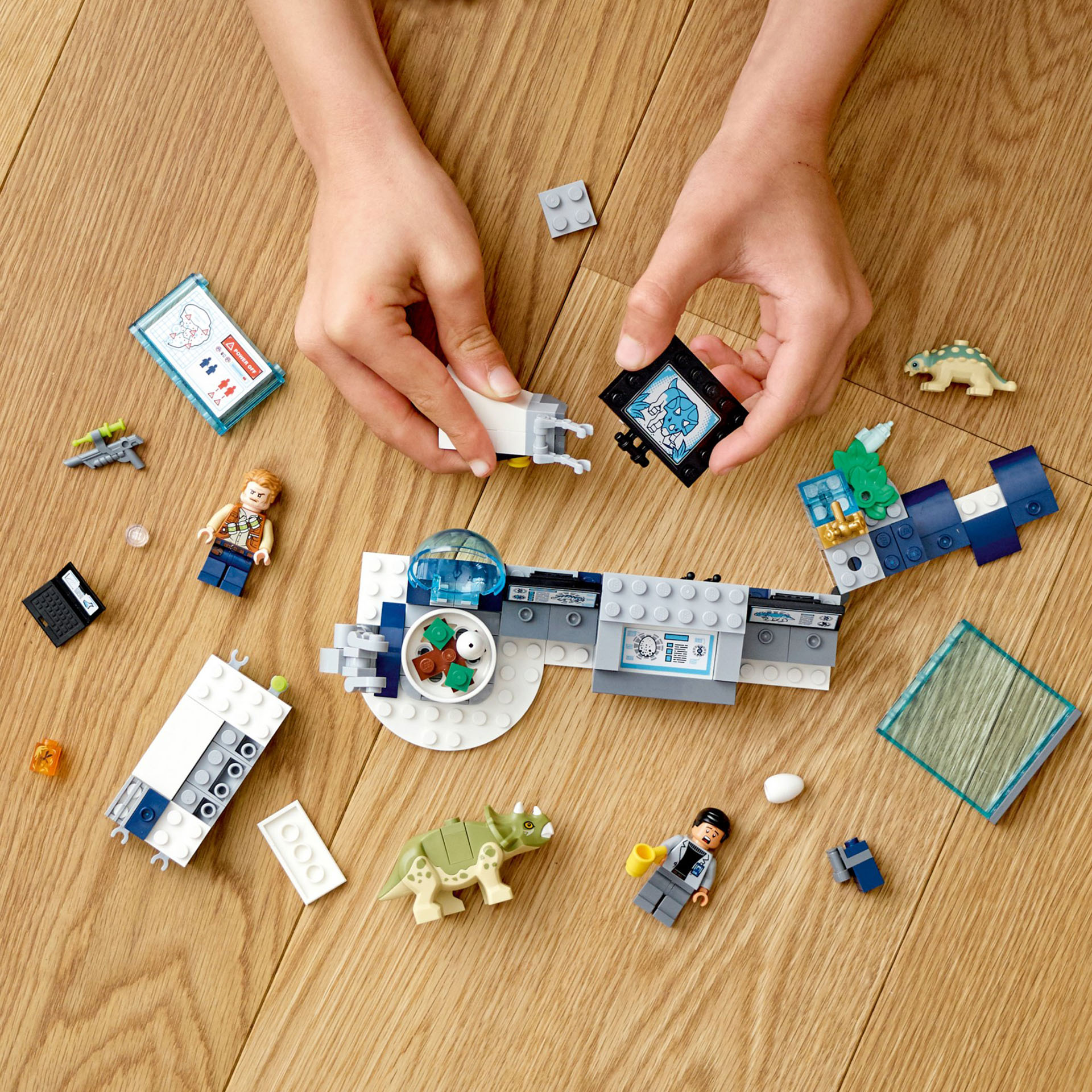 LEGO Il laboratorio del Dottor Wu: fuga dei baby dinosauri 75939, , large