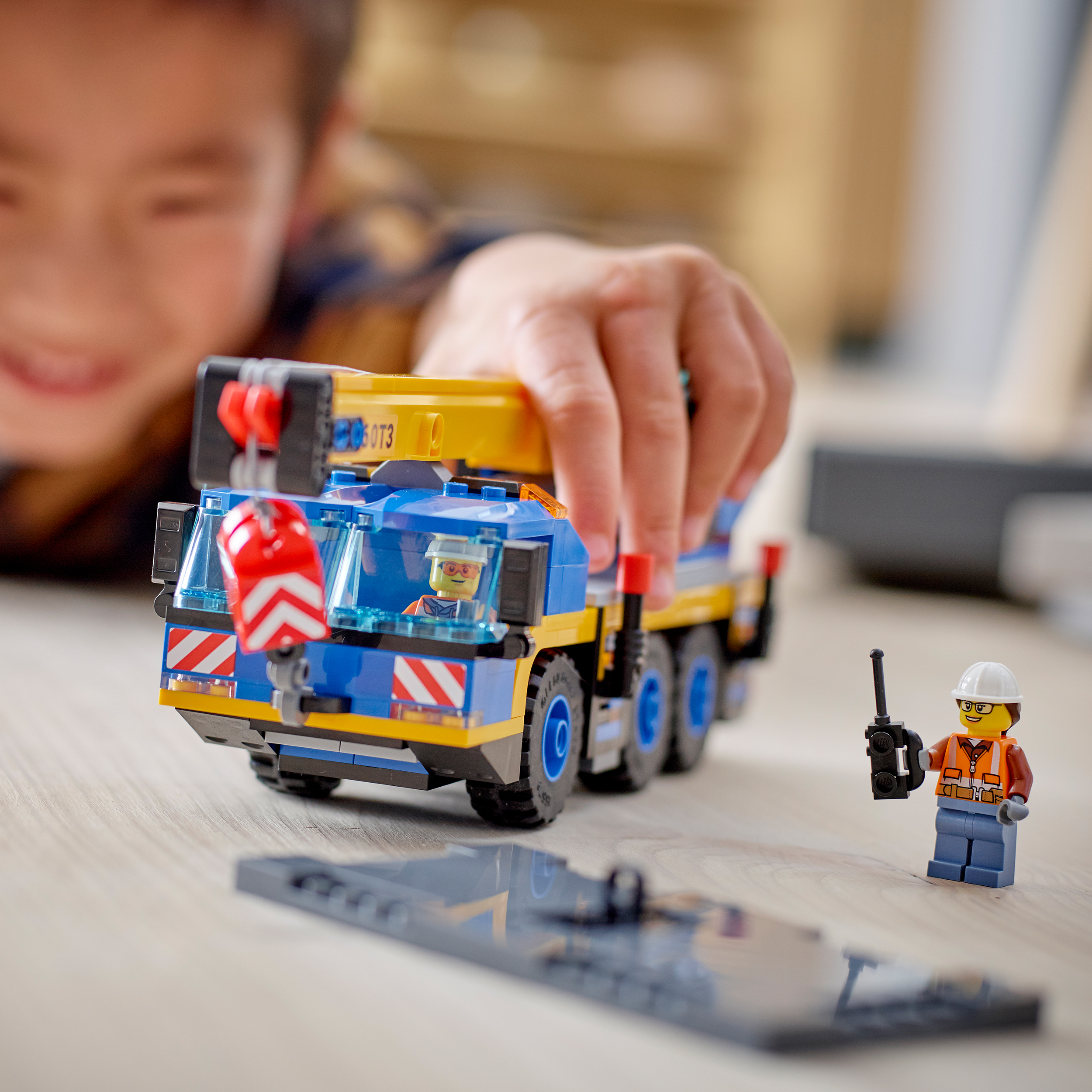 LEGO City Great Vehicles Gru Mobile, Veicoli da Cantiere, Camion Giocattolo, Gio 60324, , large